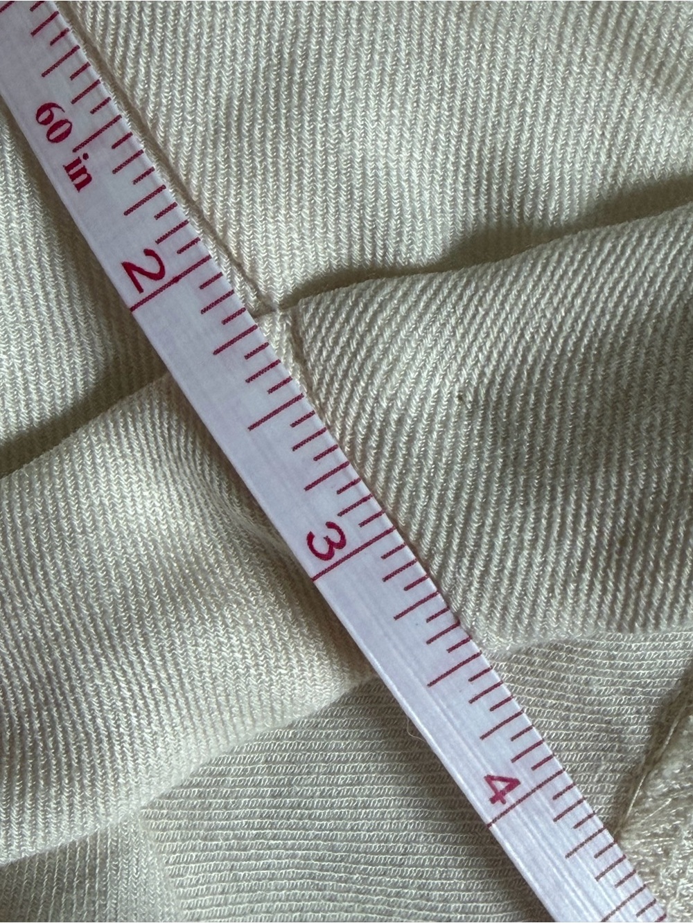 OGL Viscose-Linen Weave High Rise Cuffed Linen Shorts in an Off White, Size M - Picture 8 of 8